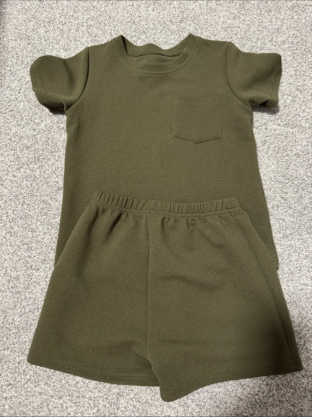 SHEIN Olive Green Kids Short Sleeve Top and Shorts Matching Set